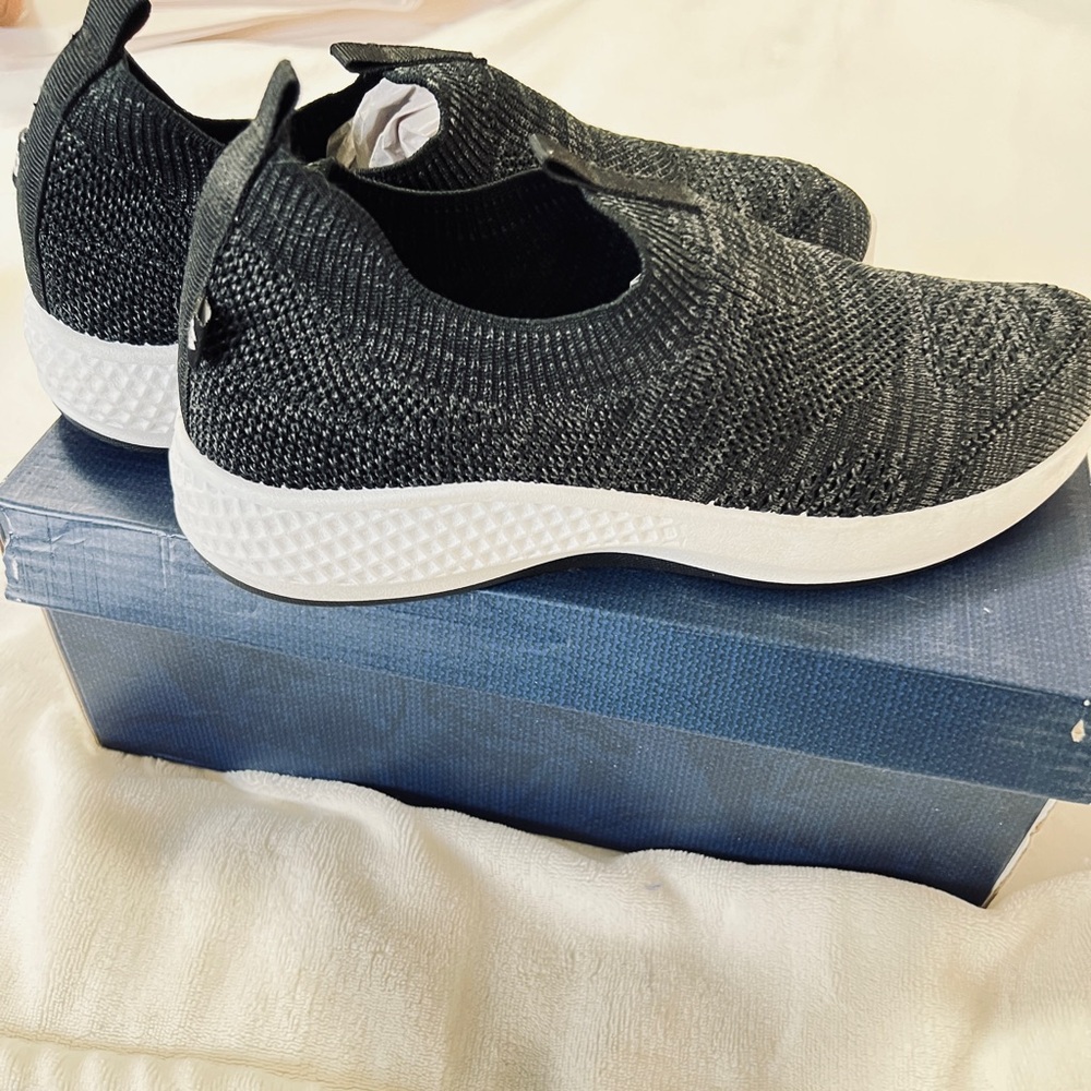 Tommy Bahama Black and White Women's Shoes